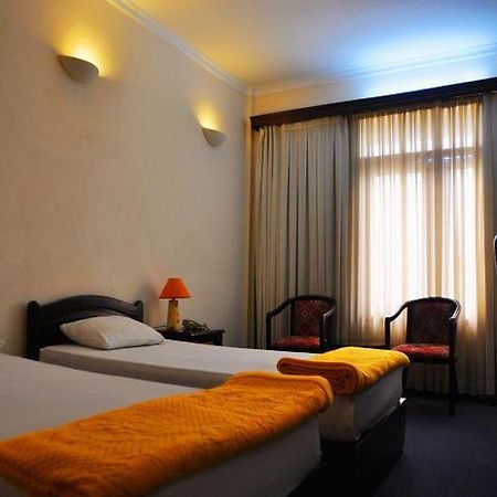 Ha Tien Hotel Buitenkant foto